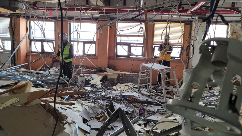 신정동 대수선공사 내부철거